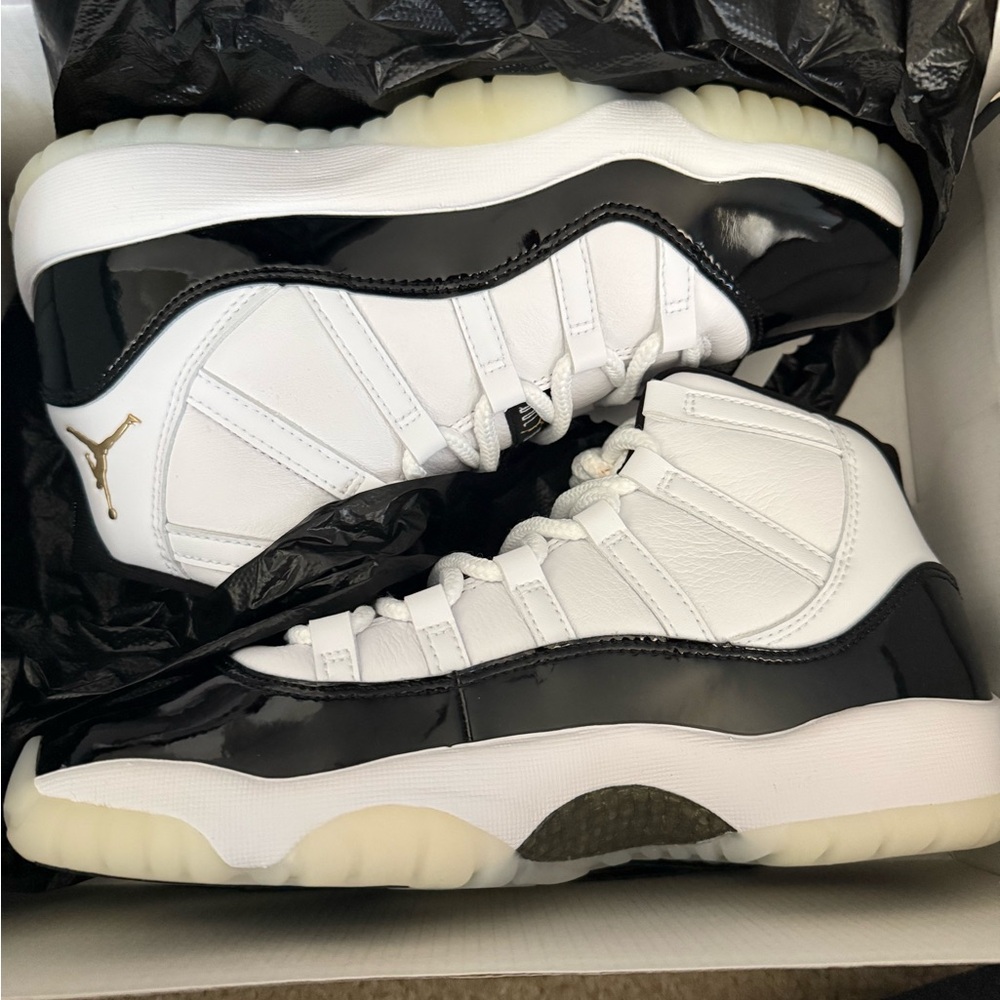 Jordan 11 white metallic gold black womens size 8 men’s 6.5 never worn